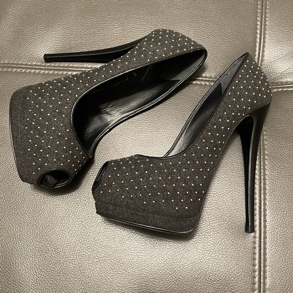 Very sexy Giuseppe heels with silver studs